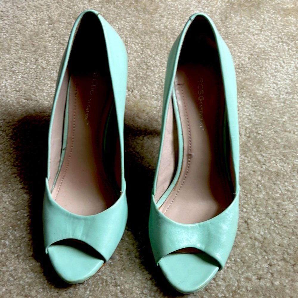 Nicely mint color.